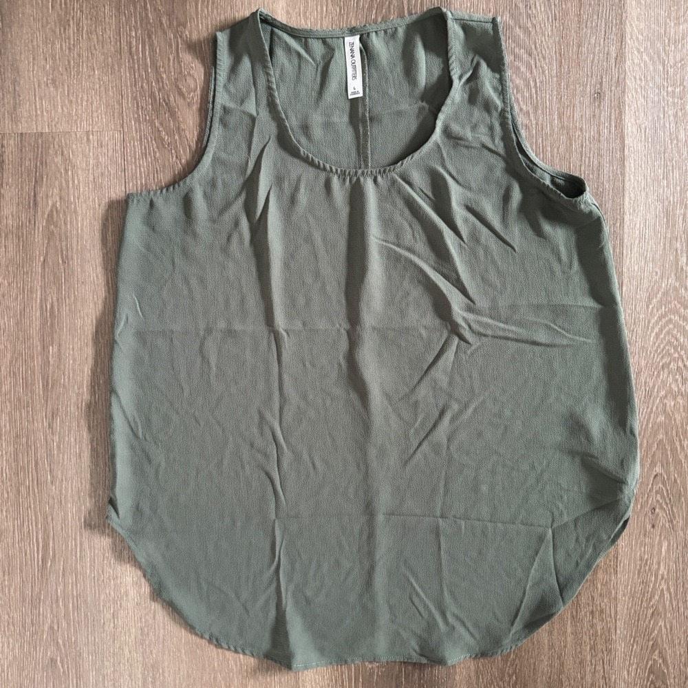 Zenana Outfitters Tank Top Women Large Olive Green Scoop Neck High Low QT-2602